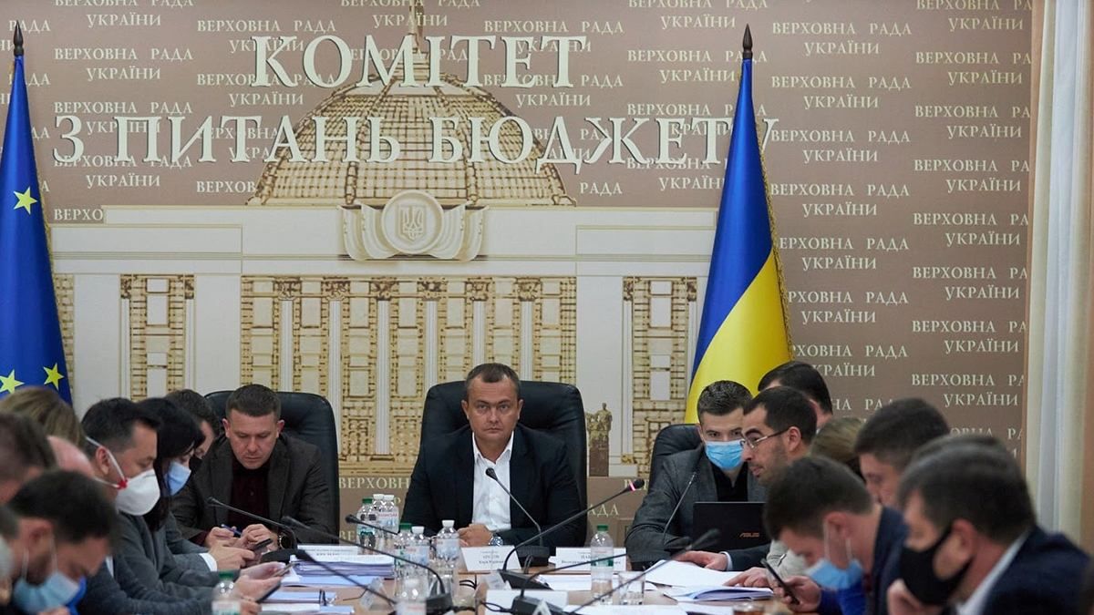 Уряд хоче виділити додаткові мільярди медикам та шахтарям: деталі Уряд хоче виділити додаткові мільярди медикам та шахтарям: деталі