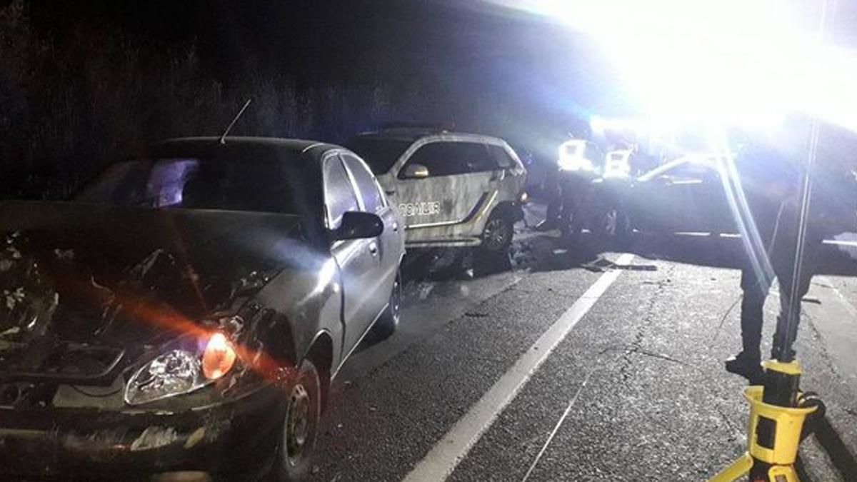 На Харківщині сталась серійна ДТП: серед учасників бензовоз та патрульна На Харківщині сталась серійна ДТП: серед учасників бензовоз та патрульна