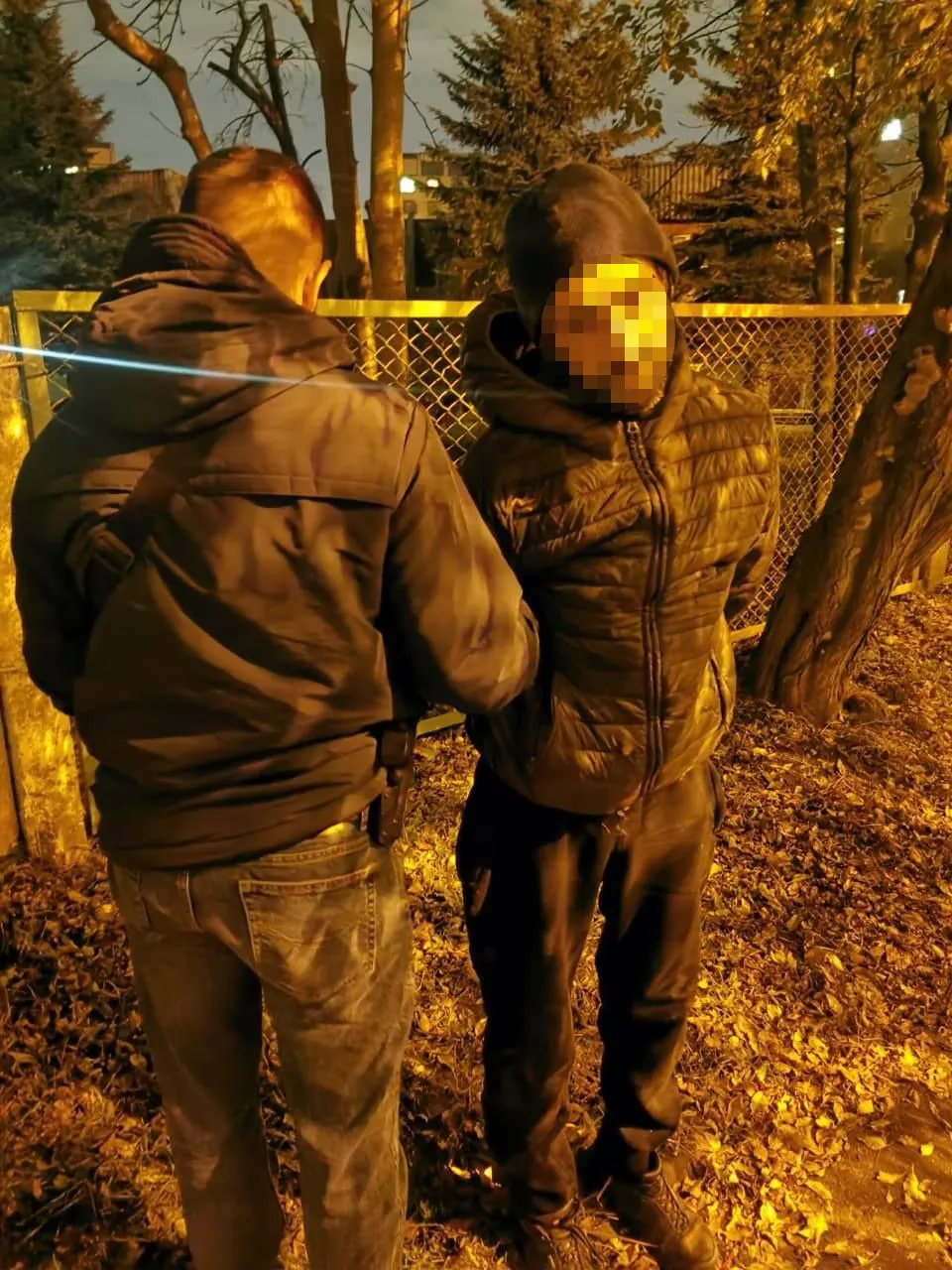 Обікрав 20 автівок: у Львові злодія затримали на гарячому – фото Обікрав 20 автівок: у Львові злодія затримали на гарячому – фото