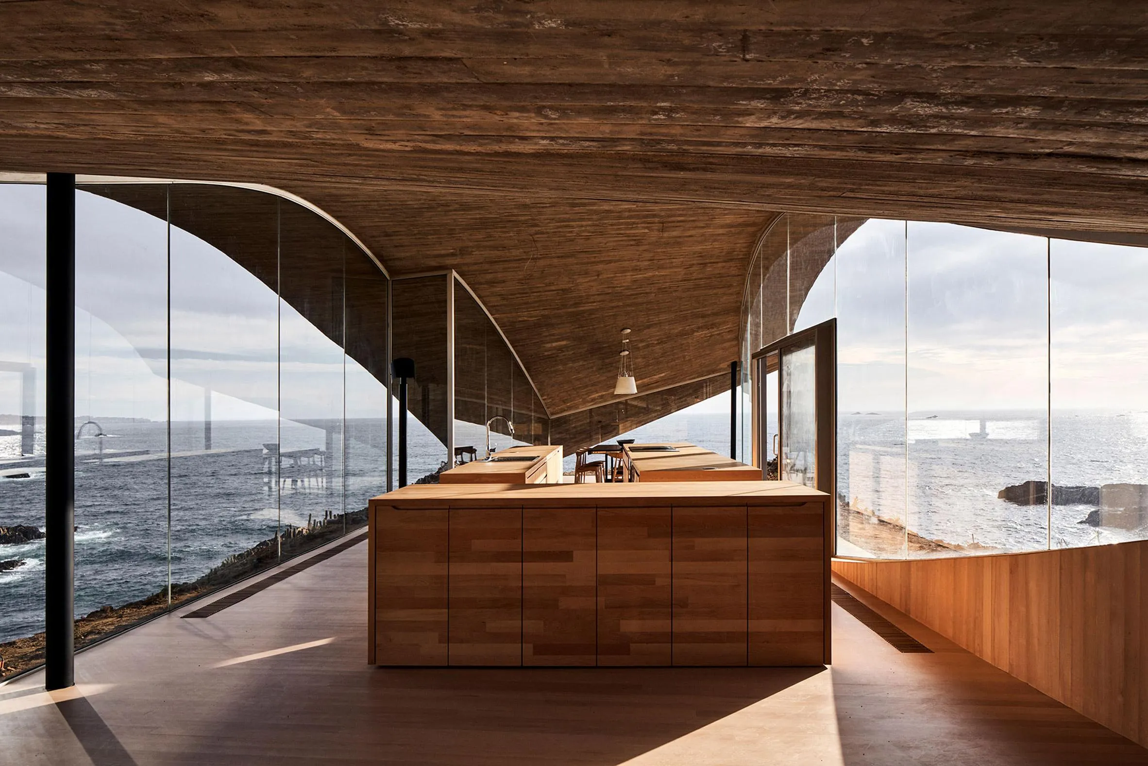 Кухня похожа на корабль в океане Кухня похожа на корабль в океане