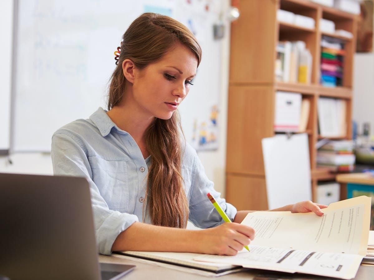 Як вчителям оплачуватимуть самоізоляцію та дистанційні уроки: деталі Як вчителям оплачуватимуть самоізоляцію та дистанційні уроки: деталі