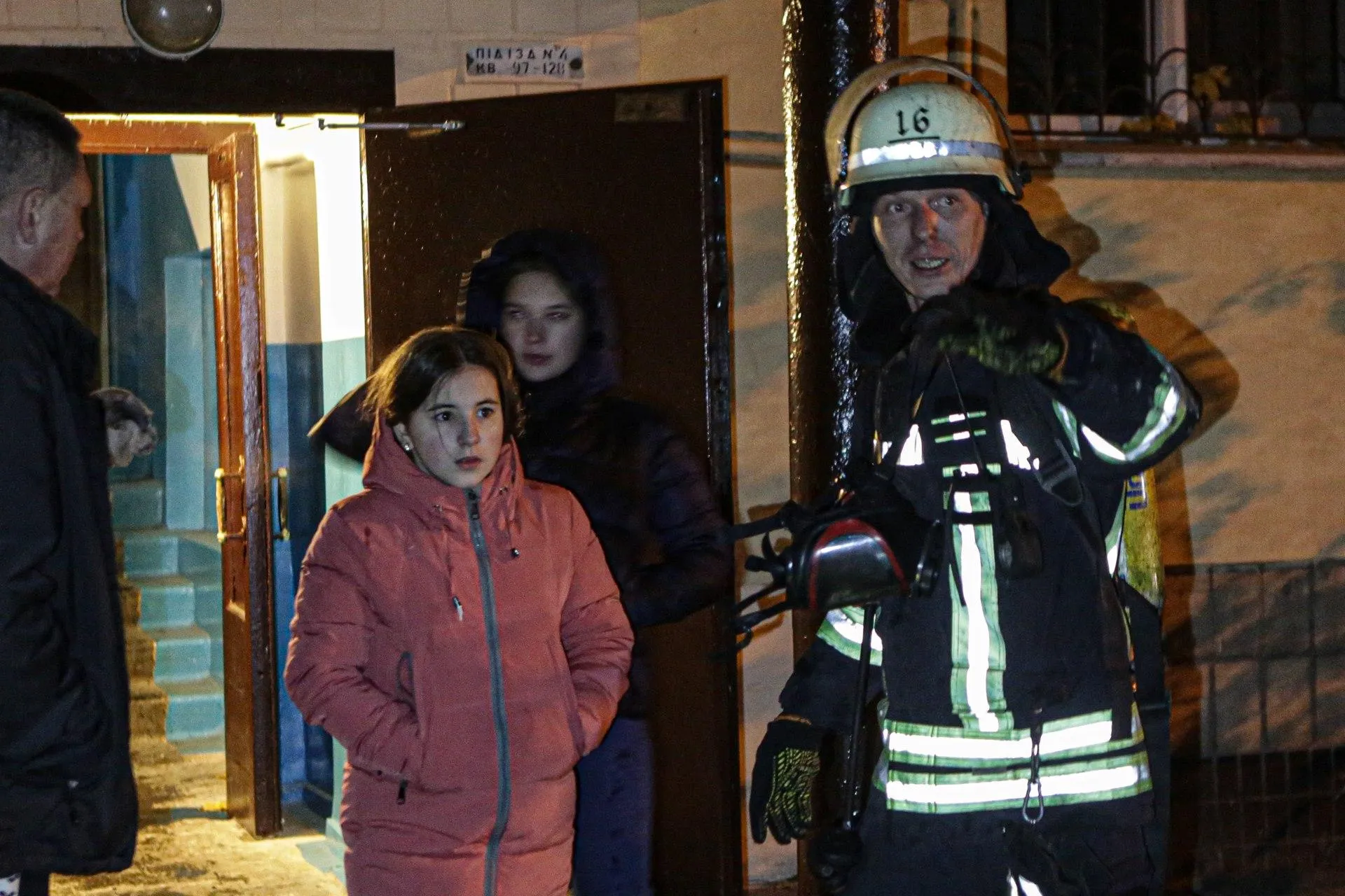 Діти, яких було врятовано від вогню / Фото ДСНС Діти, яких було врятовано від вогню / Фото ДСНС