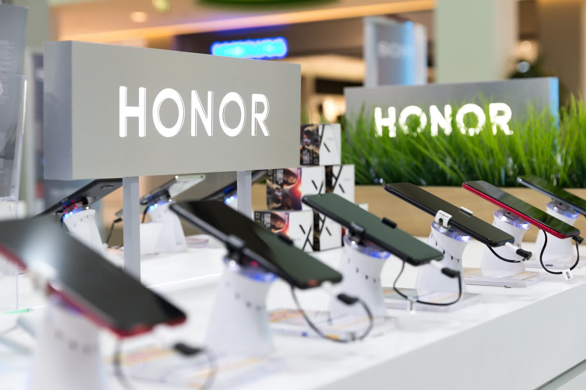 Huawei продала Honor