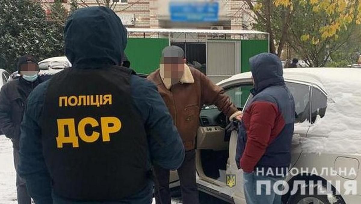 Поліція затримала за хабар керівника КП Київської облради
