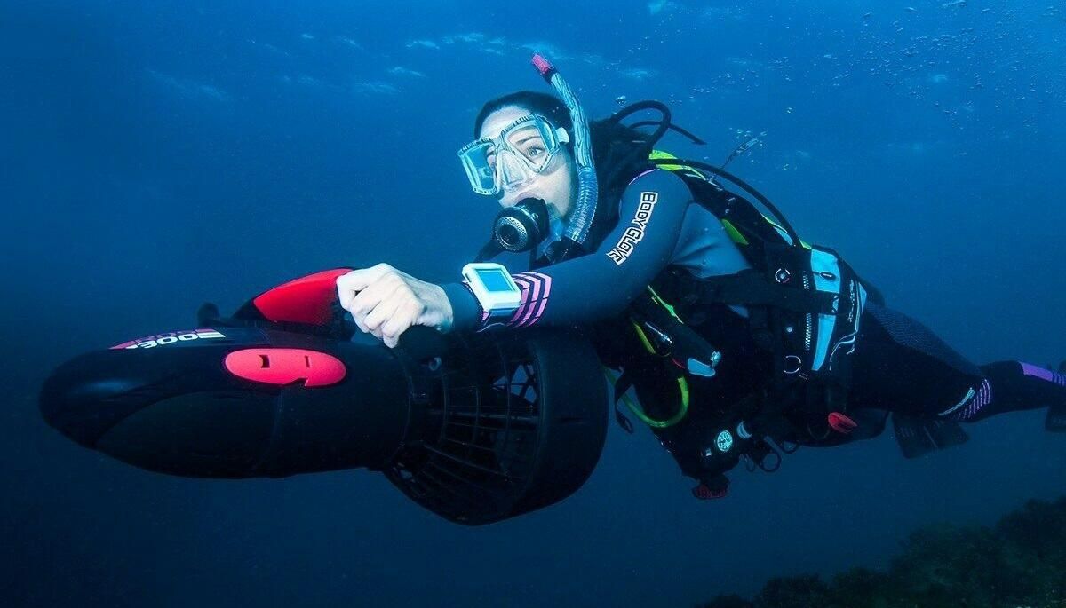 Підозрюваний втікав від ФБР на підводному скутері: деталі курйозу Підозрюваний втікав від ФБР на підводному скутері: деталі курйозу