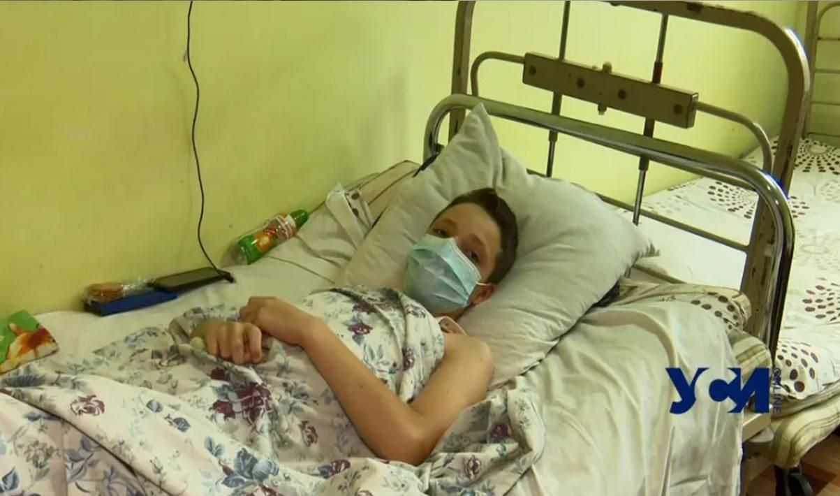 Учительница сказала вынести за школу ученика, который сломал ногу Учительница сказала вынести за школу ученика, который сломал ногу