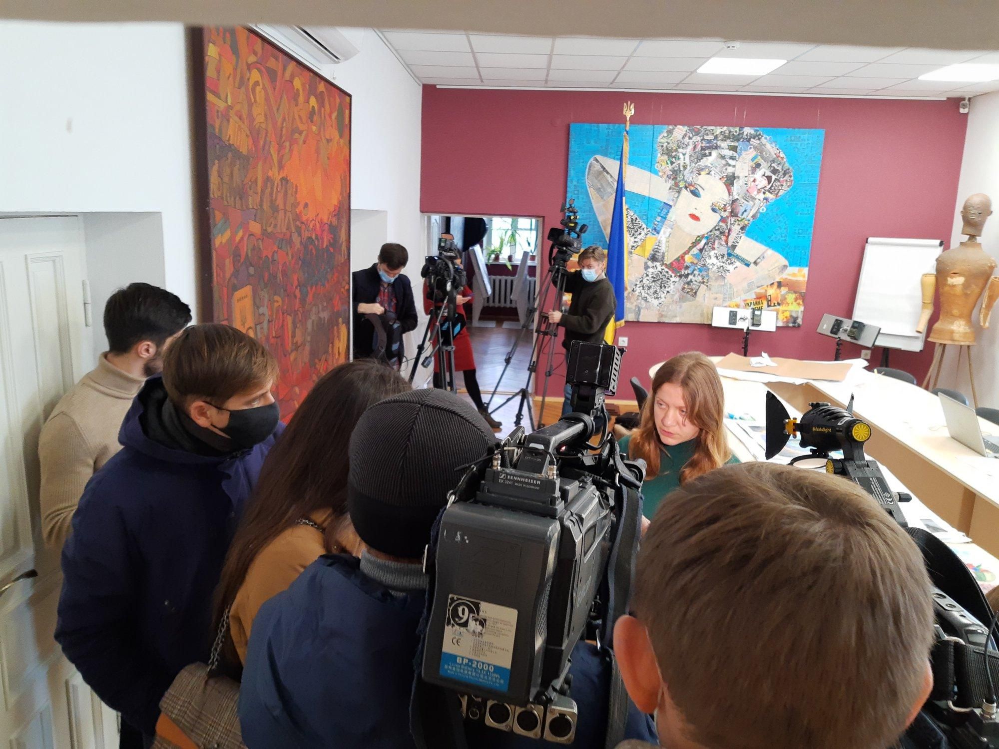 Обыски в Музее Революции Достоинства: что изъяла полиция Обыски в Музее Революции Достоинства: что изъяла полиция