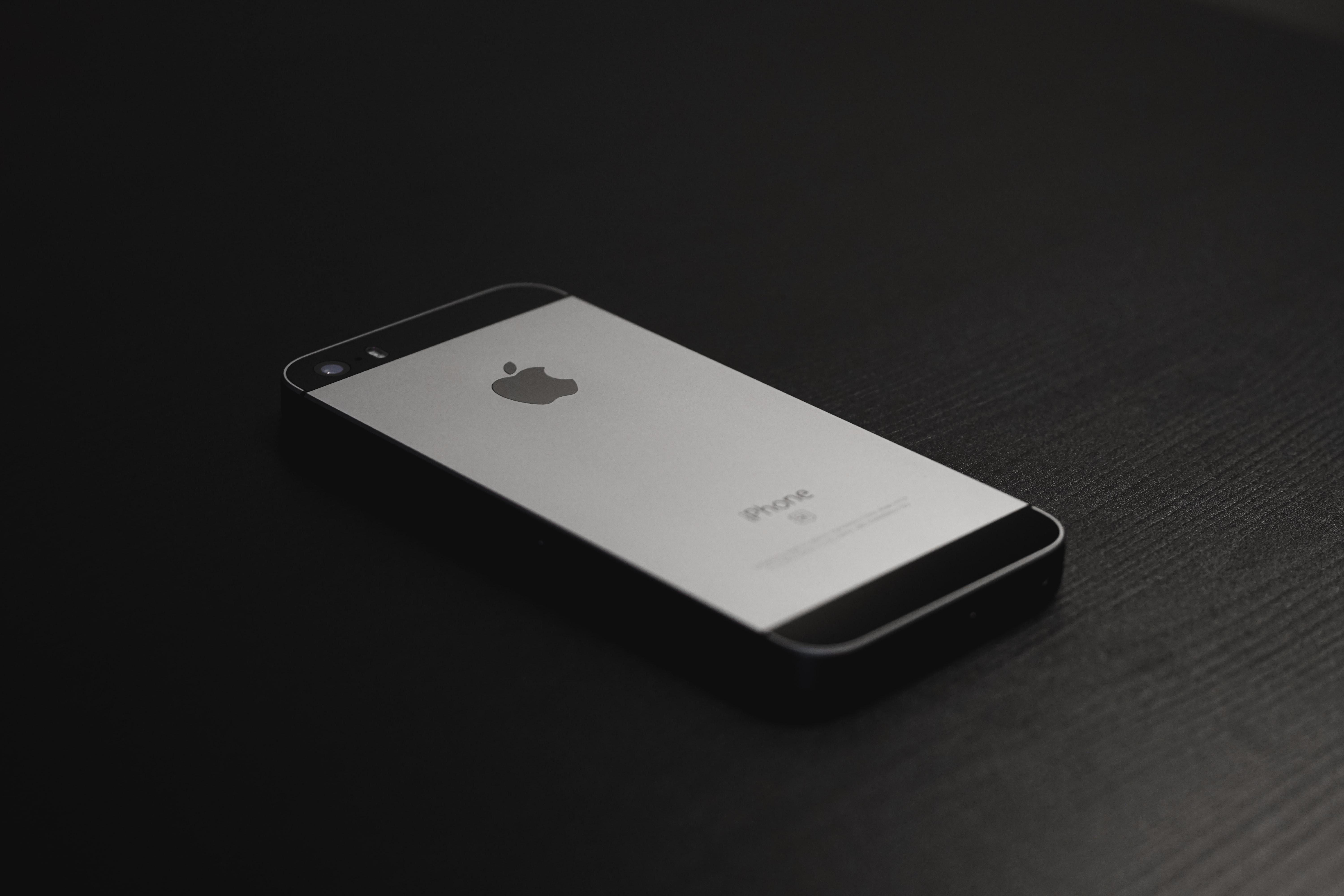 Apple выплатит компенсацию из-за замедления старых iPhone