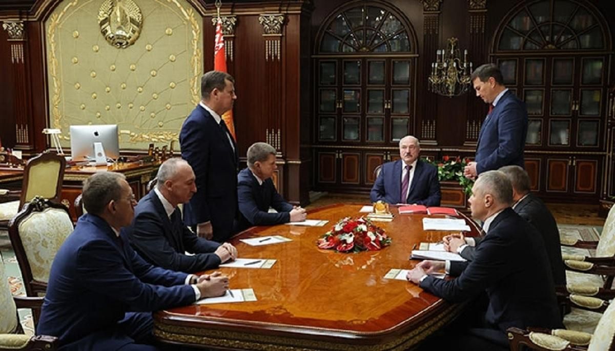 Карпенков - новий командувач внутрішніх військ Білорусі Карпенков - новий командувач внутрішніх військ Білорусі