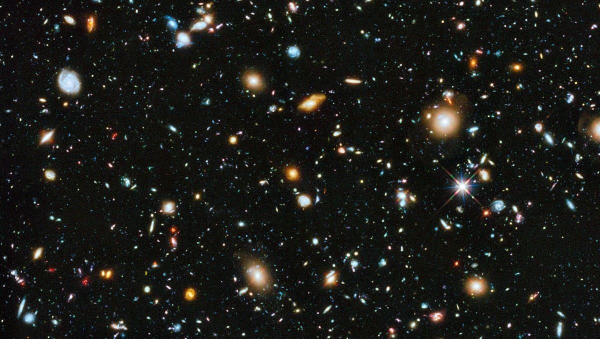 Космическое пространство может излучать легкое свечение Космическое пространство может излучать легкое свечение