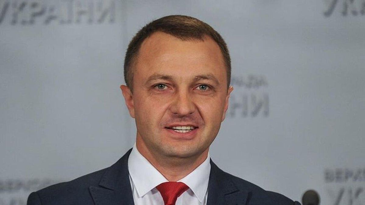 Омбудсмен Тарас Кремень требует отменить региональные языки на местах