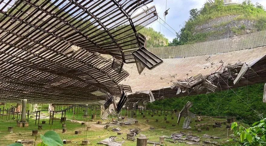 Пошкодження на телескопі Аресібо Пошкодження на телескопі Аресібо