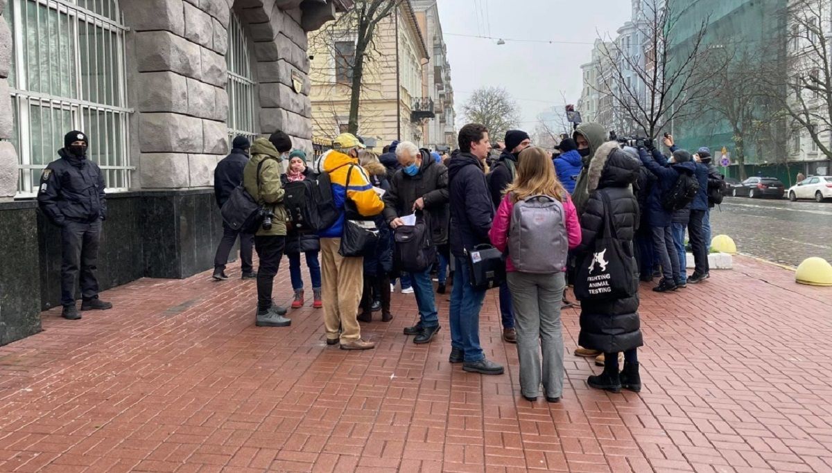 Обшуки в Музеї Революції Гідності: під СБУ відбулися протести - фото