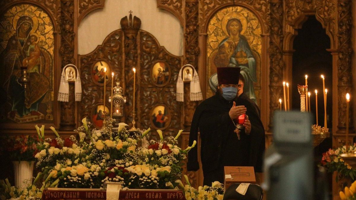 У храмах можуть ввести обмеження на кількість людей У храмах можуть ввести обмеження на кількість людей