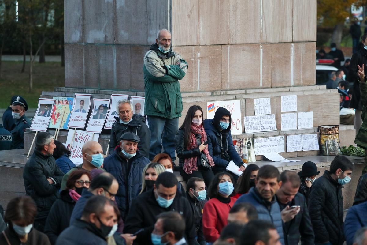 В Ереване люди собрались на очередной протест об отставке Пашиняна