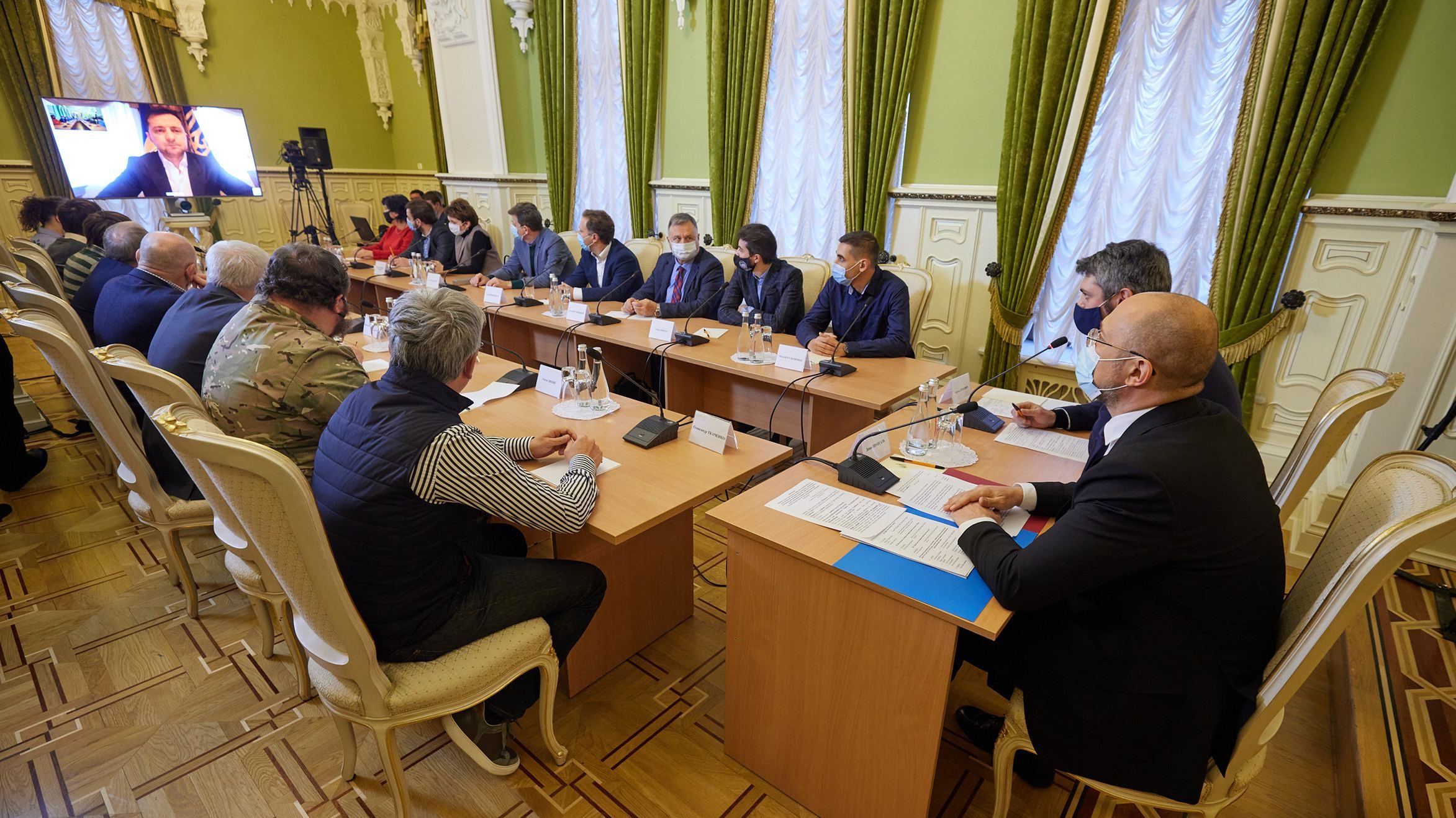 Президент Зеленский в День Достоинства 21 ноября 2020 пообщался с участниками 3 украинских революций: что известно Президент Зеленский в День Достоинства 21 ноября 2020 пообщался с участниками 3 украинских революций: что известно