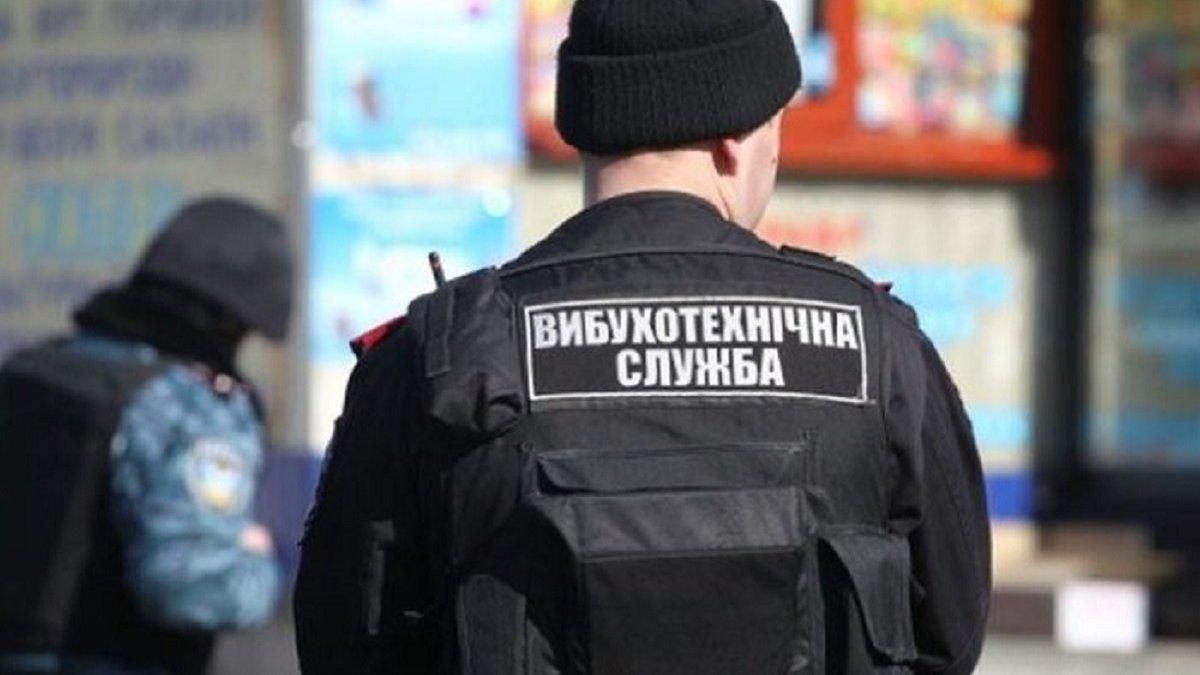 В Киеве 21.11.2020 закрыли станцию метро Крещатик через заминирование В Киеве 21.11.2020 закрыли станцию метро Крещатик через заминирование