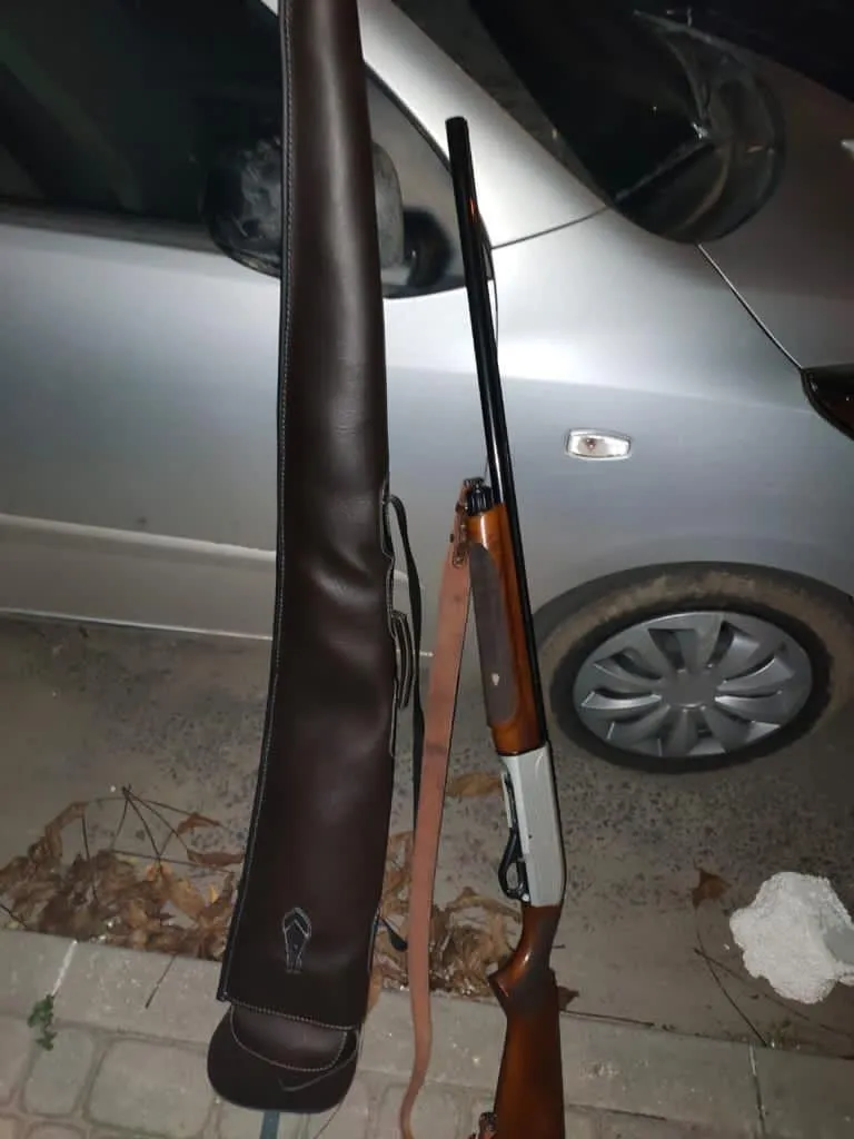 Цілився з рушниці у жінку: в Львові затримали п'яного хулігана – фото Цілився з рушниці у жінку: в Львові затримали п'яного хулігана – фото
