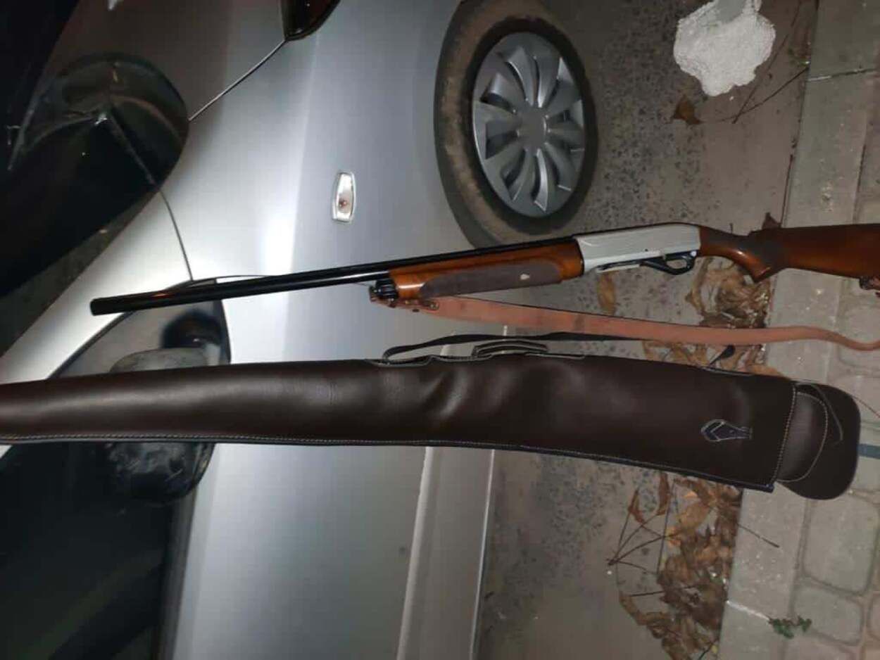 Целился из ружья в женщину: во Львове задержали пьяного хулигана - фото Целился из ружья в женщину: во Львове задержали пьяного хулигана - фото