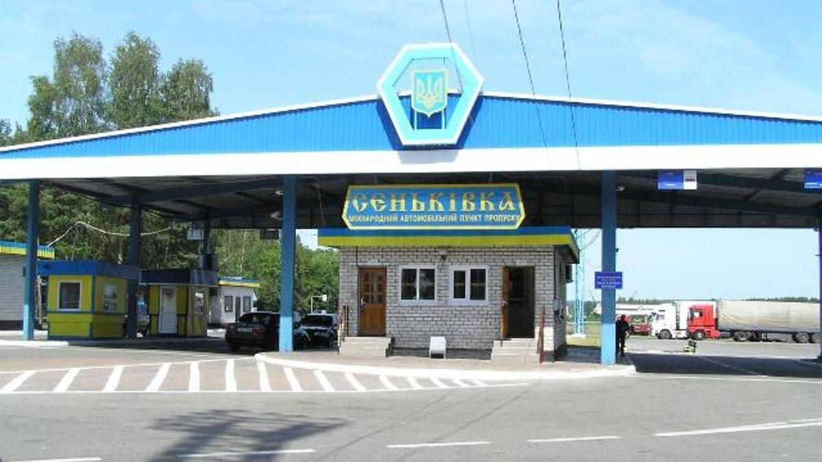 Более 200 коммерческих авто застряли на границе с Россией: детали Более 200 коммерческих авто застряли на границе с Россией: детали