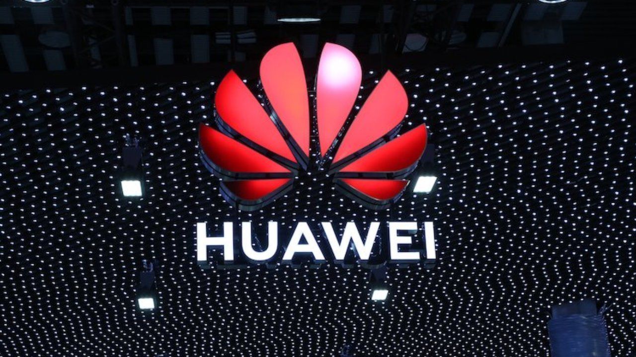 Huawei запатентовала смартфон с градусником - детали Huawei запатентовала смартфон с градусником - детали