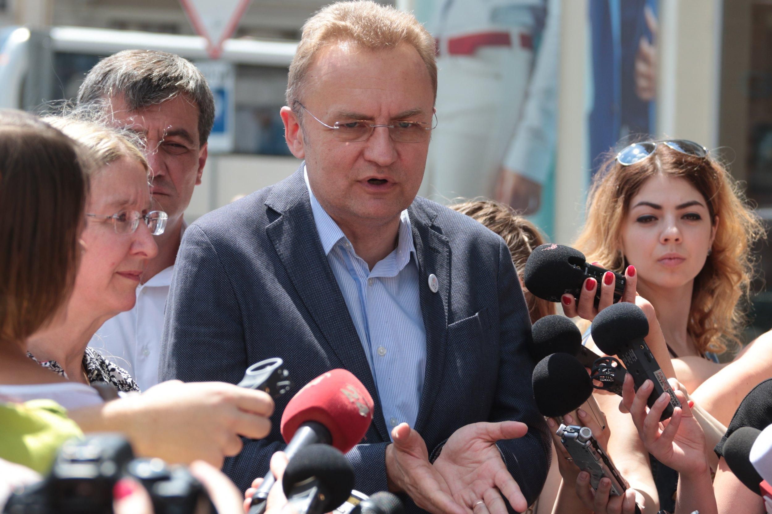 У Львові депутати нового скликання склали присягу: реакція Садового У Львові депутати нового скликання склали присягу: реакція Садового