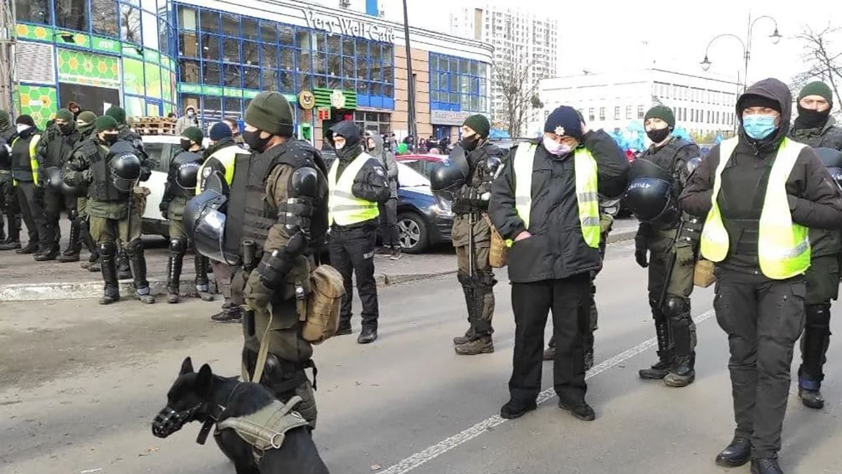 Митинг ОПЗЖ у посольства США в Киеве: силовики окружили - видео