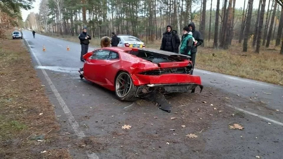 аварія Lamborghini Huracan у Києві аварія Lamborghini Huracan у Києві