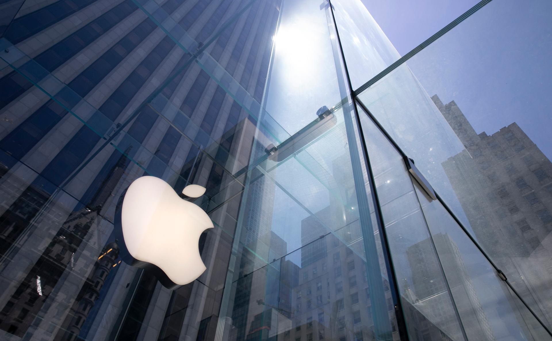 Главу Службы безопасности Apple обвинили во взяточничестве