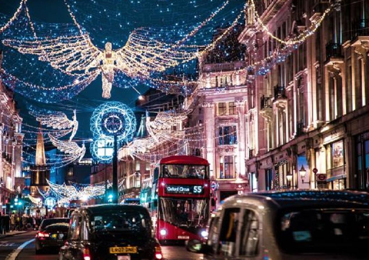 У Британії послаблять коронавірусні обмеження на час Різдва