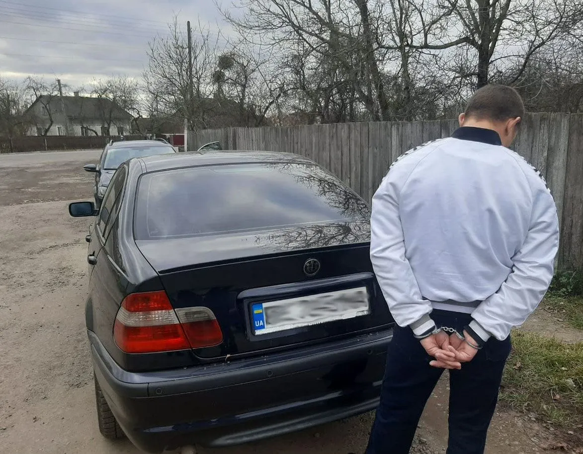 Погрожував вбити: у Червонограді одесит вимагав у чоловіка 100 тисяч гривень – фото Погрожував вбити: у Червонограді одесит вимагав у чоловіка 100 тисяч гривень – фото