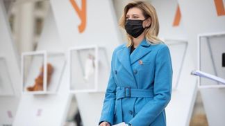 У блакитному пальті: Олена Зеленська зачарувала елегантним образом – фото 