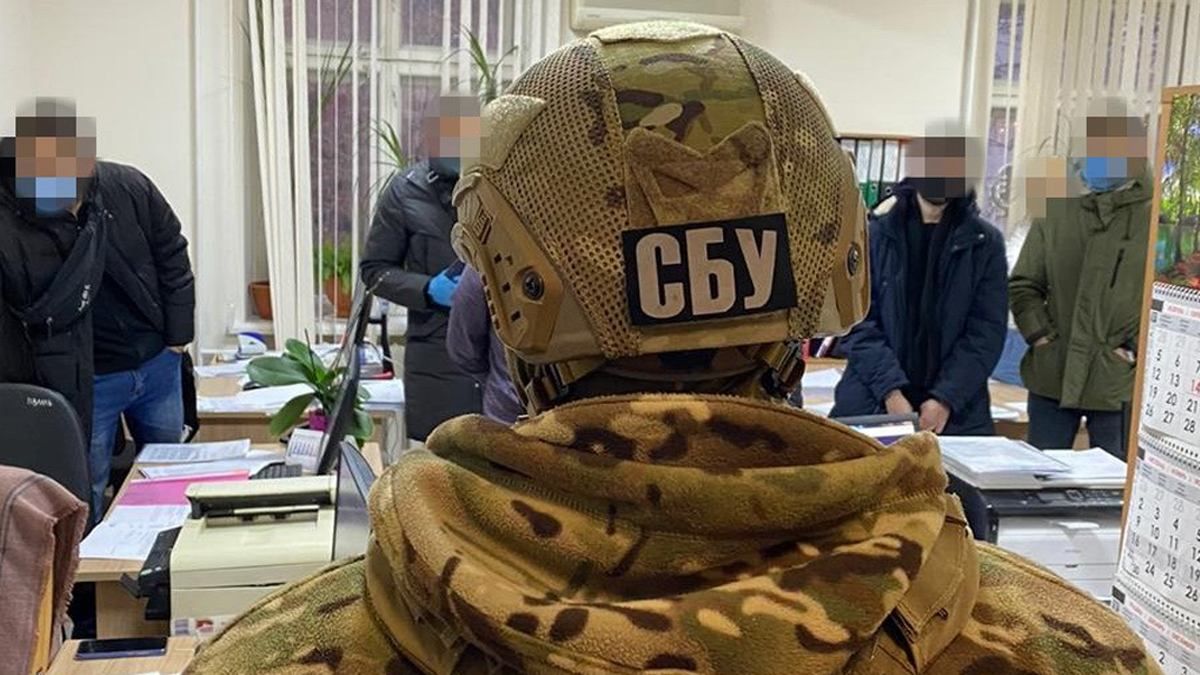 СБУ виявила злив інформації з податковій та митниці: триває слідство СБУ виявила злив інформації з податковій та митниці: триває слідство