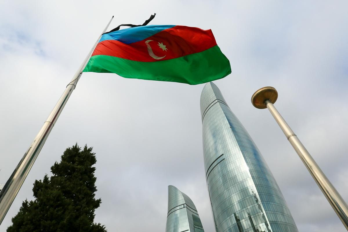 Клочок бумаги Азербайджан о признании Нагорного Карабаха Францией