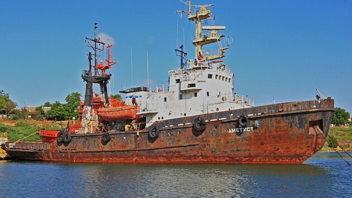 Под Черноморском тонет спасательное судно, произошла утечка топлива