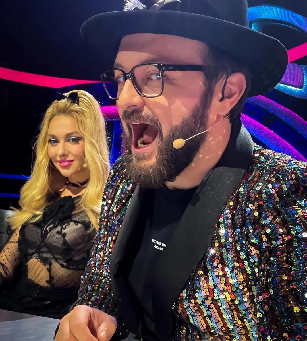 Оля Полякова з гламурним макіяжем Оля Полякова з гламурним макіяжем