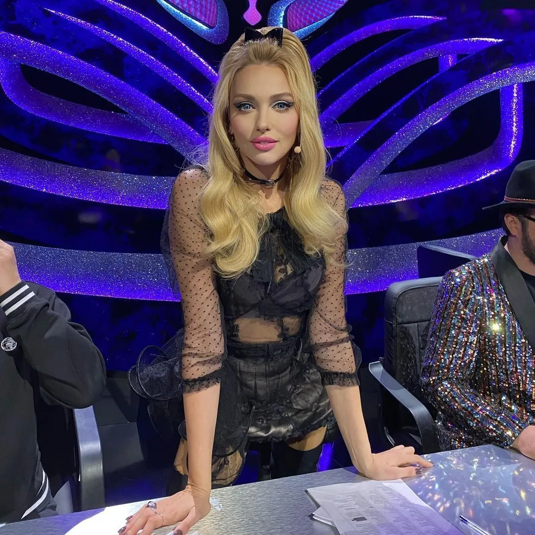 Оля Полякова з гламурним макіяжем Оля Полякова з гламурним макіяжем