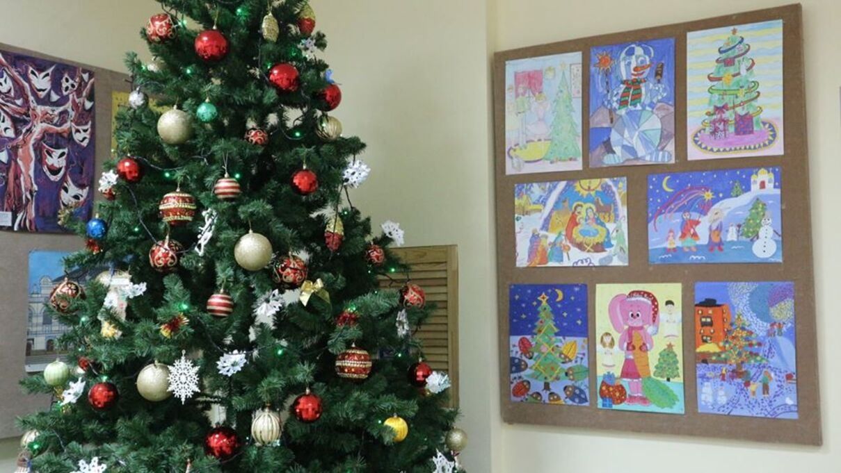В КГГА призвали детсады и школы отказаться от новогодних праздников