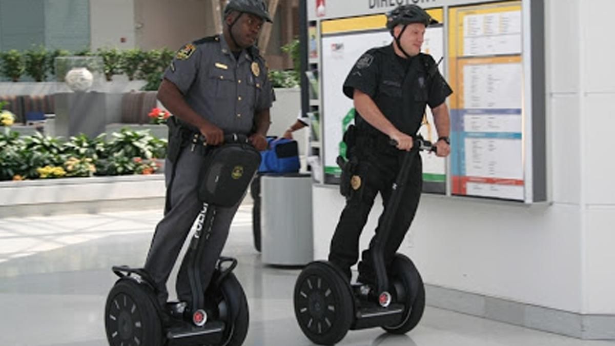 В Киеве для полиции купят гироскутеры и моноколеса В Киеве для полиции купят гироскутеры и моноколеса