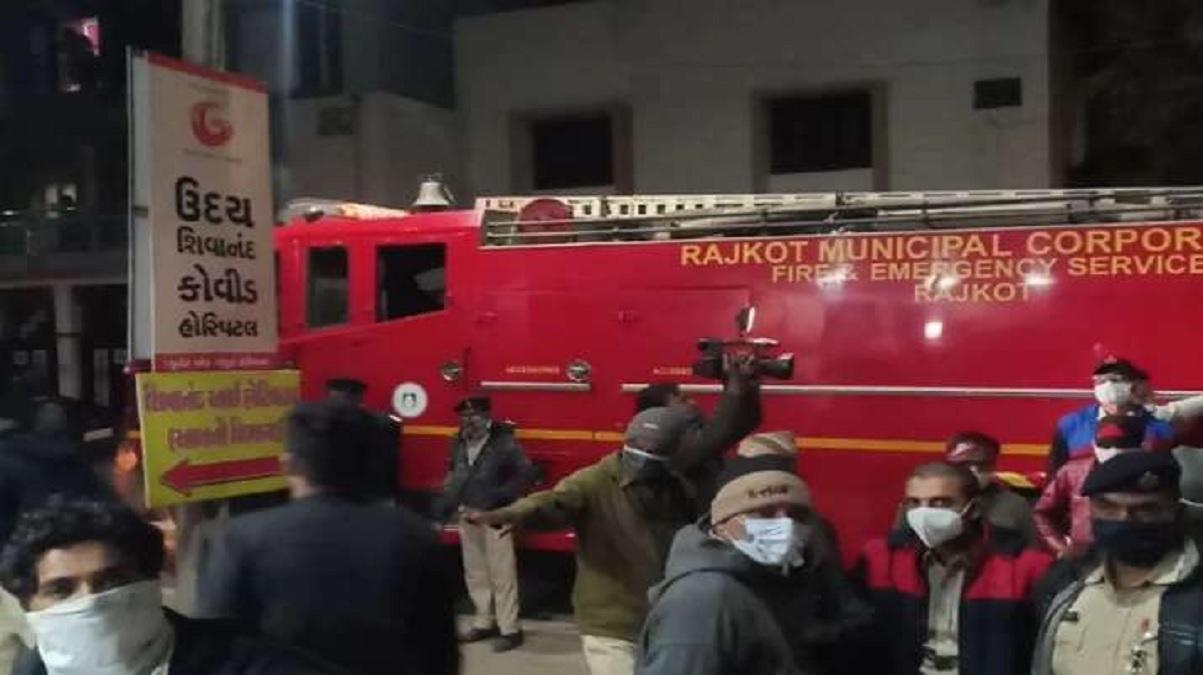 В Индии произошел пожар в COVID-больнице 5 жертв - фото