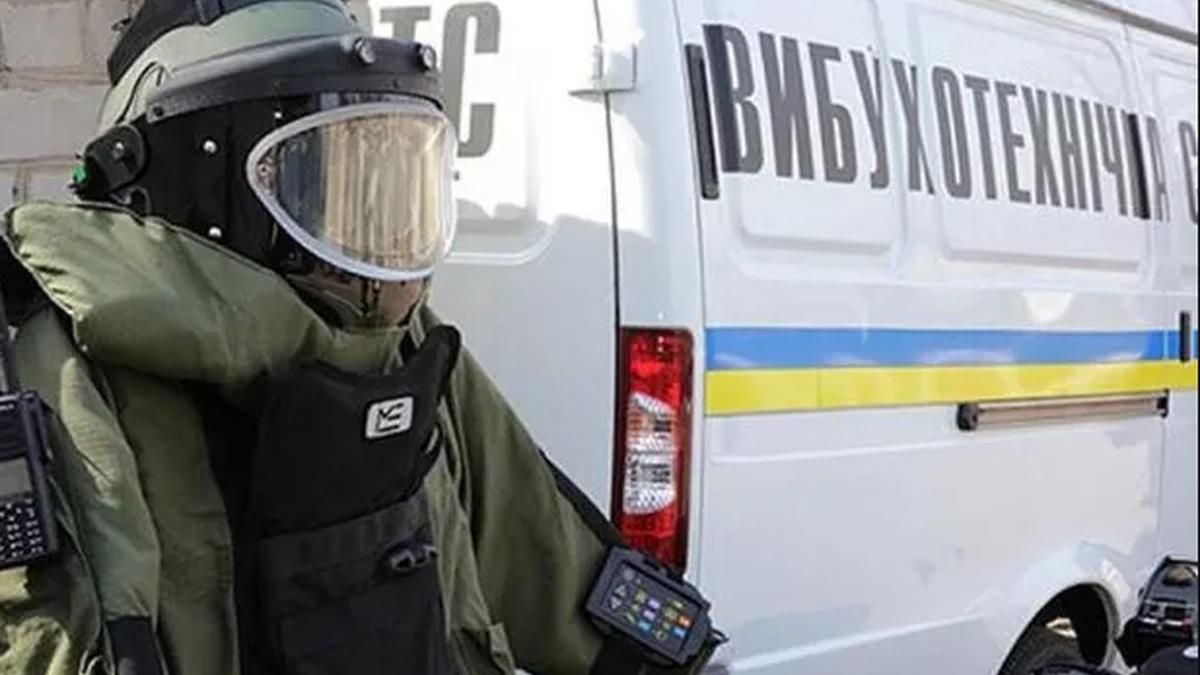 Під Полтавою затримали чоловіка, який заблокував рух мостами Києва Під Полтавою затримали чоловіка, який заблокував рух мостами Києва