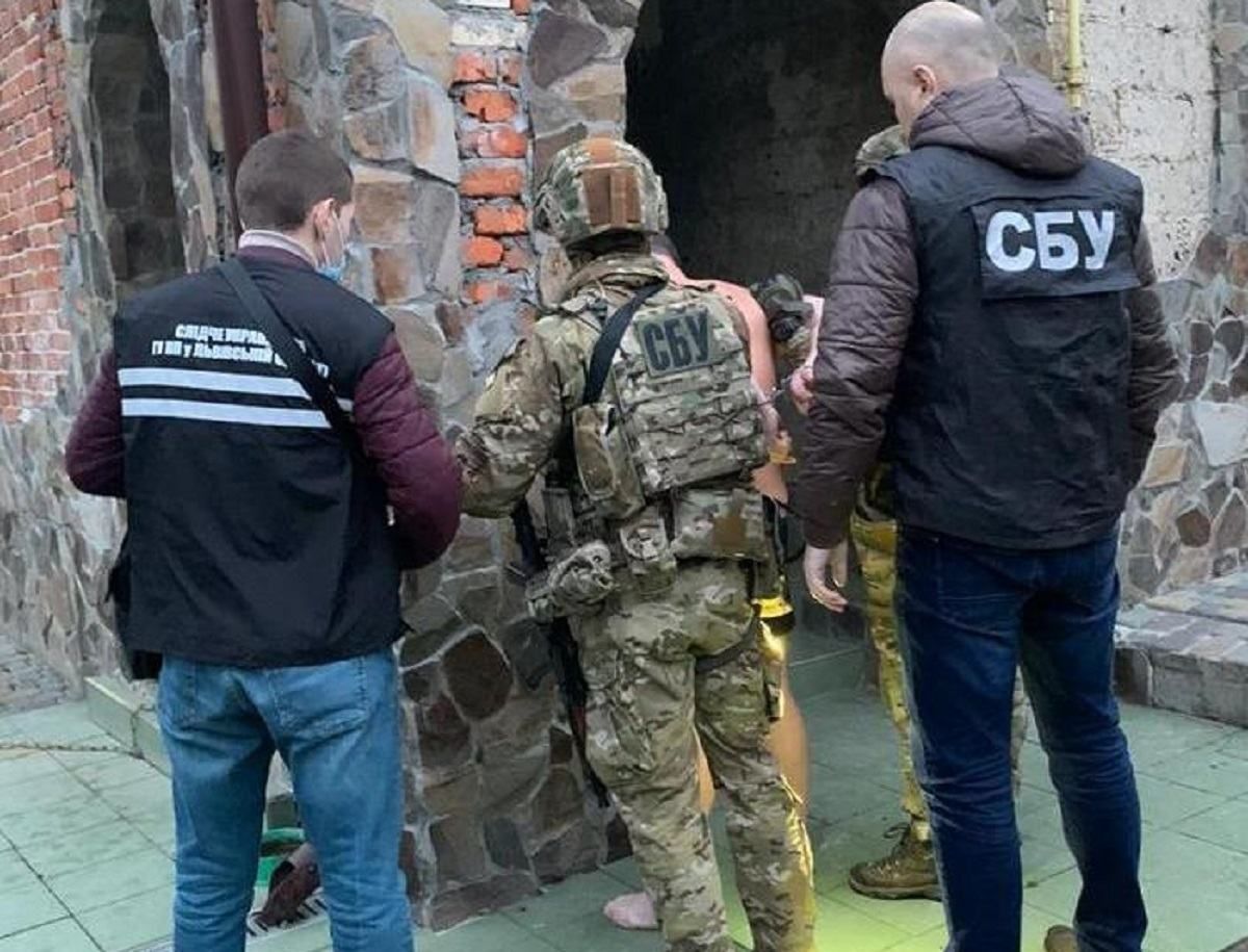 Викрали людину та вимагали 3,7 тисячі доларів: у Львові затримали злочинну групу – фото