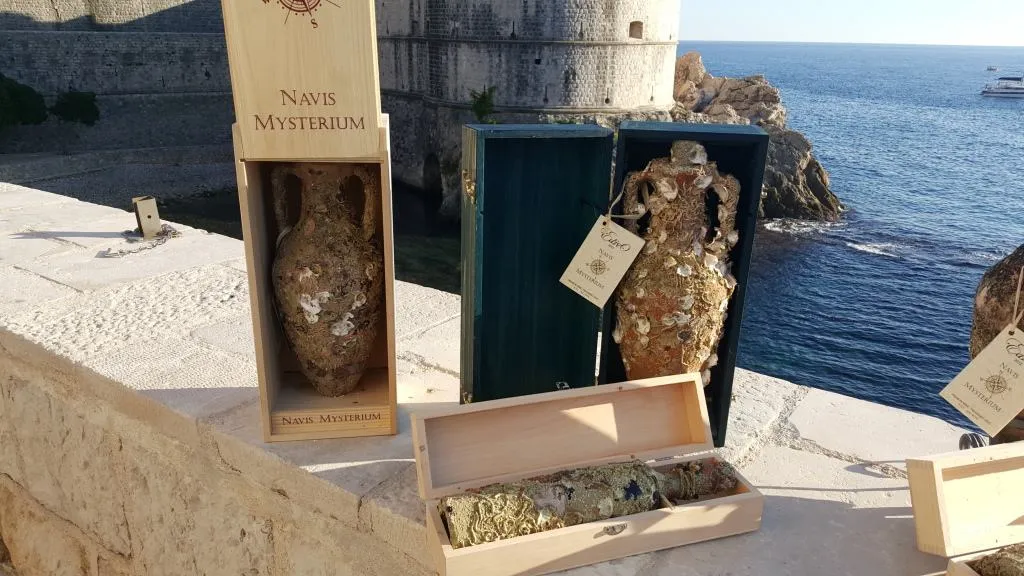 Кожне вино має індивідуальну упаковку/ Фото edivovina Кожне вино має індивідуальну упаковку/ Фото edivovina