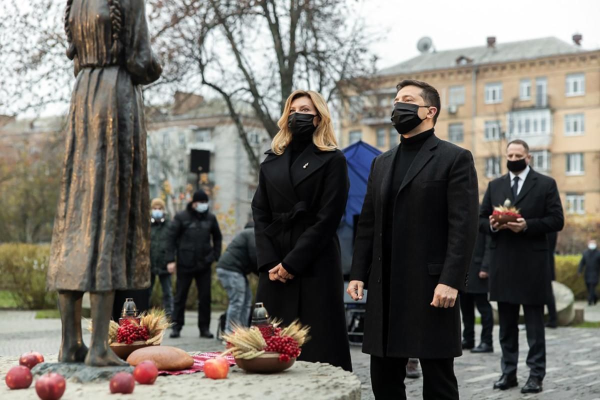 Зеленский почтил память жертв Голодомора в Украине фото