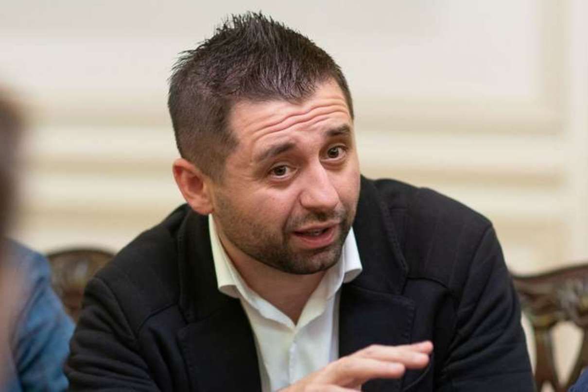 Когда вступит в силу закон о поддержке бизнеса: ответ Арахамии Когда вступит в силу закон о поддержке бизнеса: ответ Арахамии