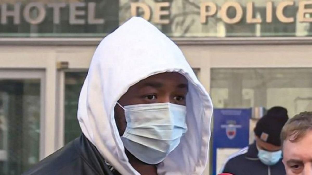 Во Франции полиция избила Мишеля Зеклера из-за отсутствия маски