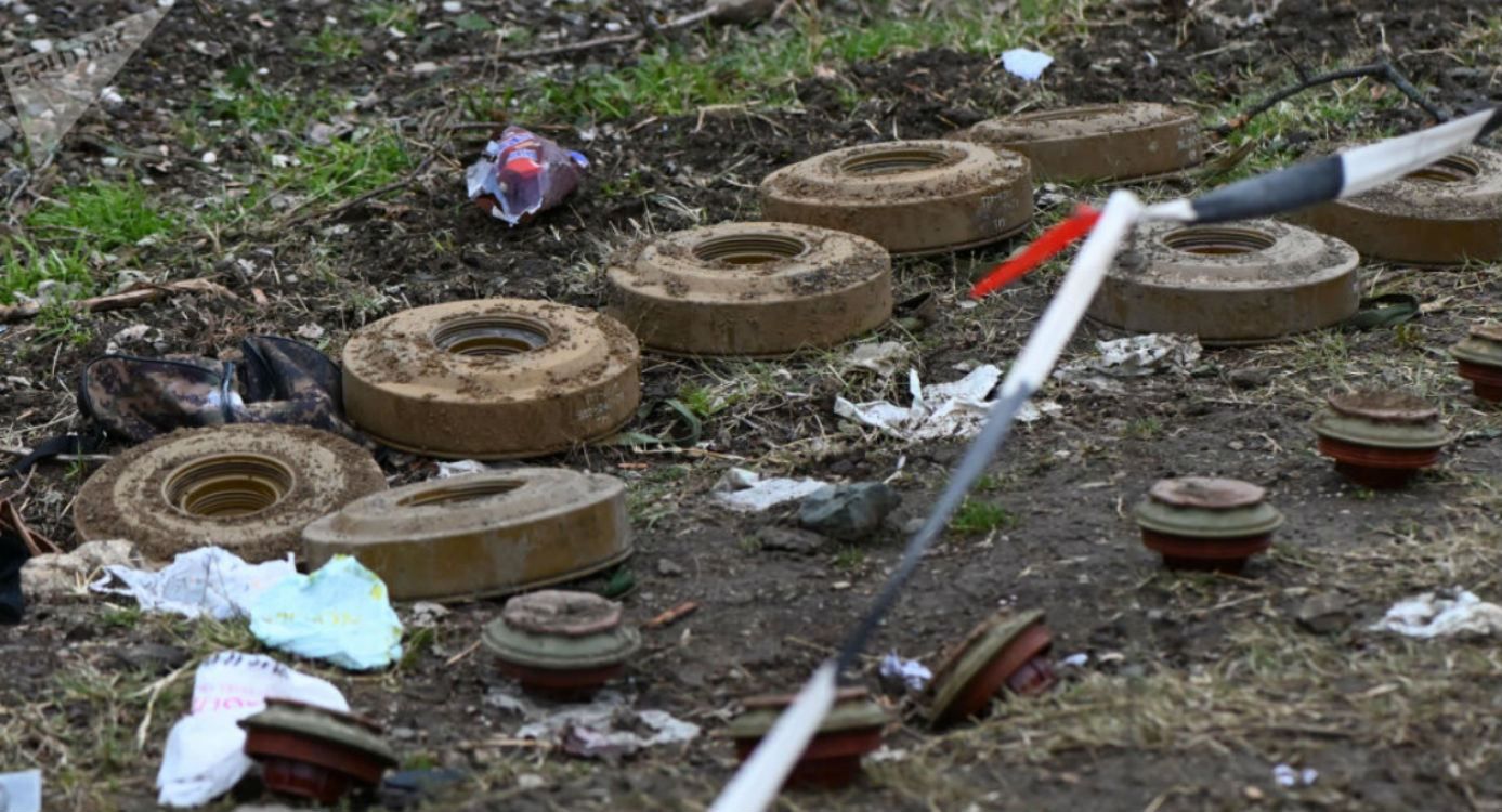 В Азербайджане авто взорвалось на мине: есть жертвы В Азербайджане авто взорвалось на мине: есть жертвы