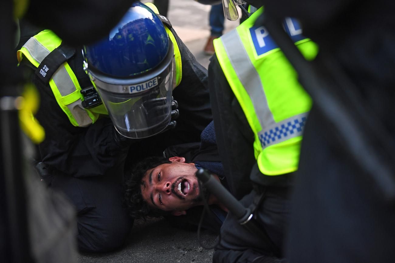 Поліція Лондона затримала понад155 учасників протесту проти локдауна 