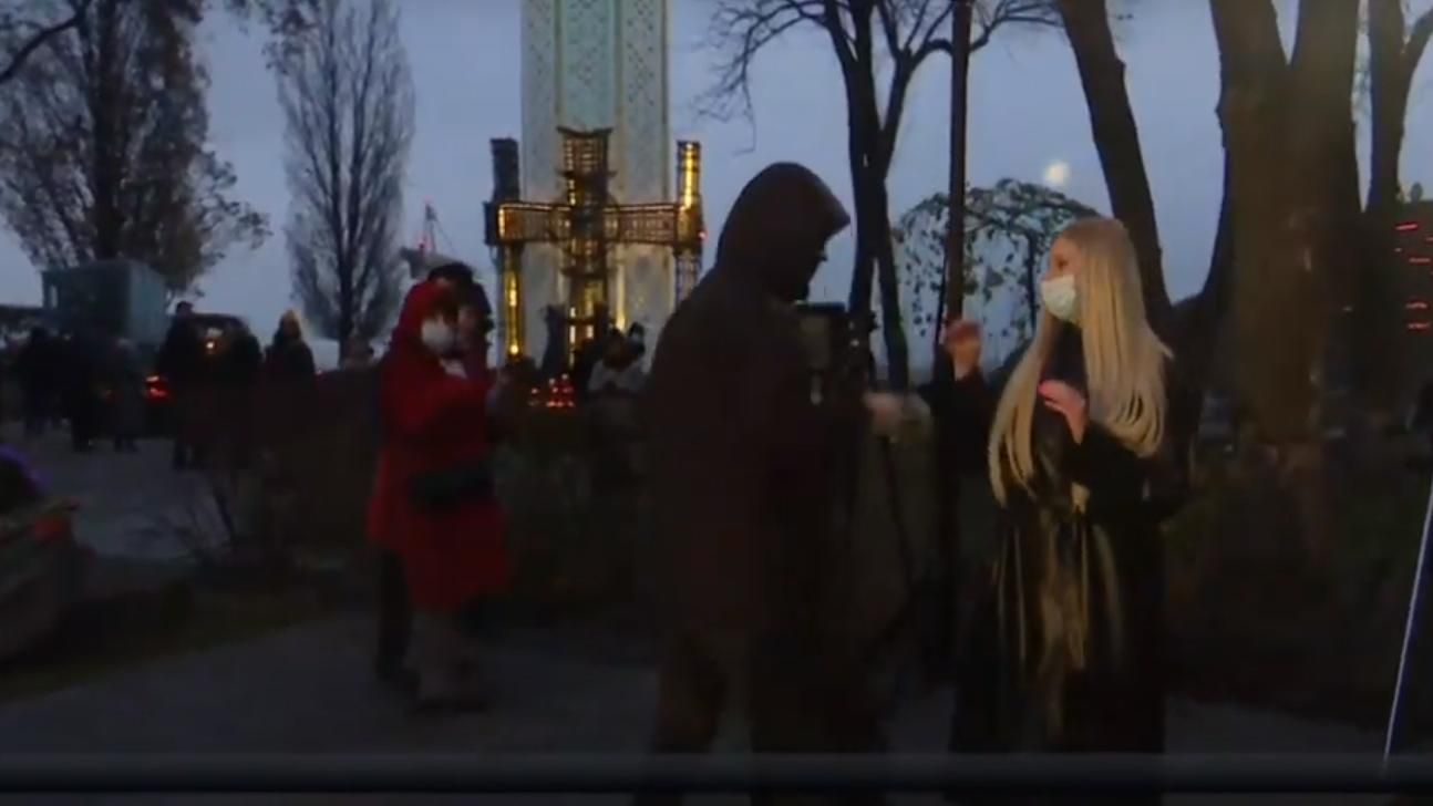 На журналистку канала Медведчука напали в прямом эфире: она рассказывала о Голодоморе – видео На журналистку канала Медведчука напали в прямом эфире: она рассказывала о Голодоморе – видео