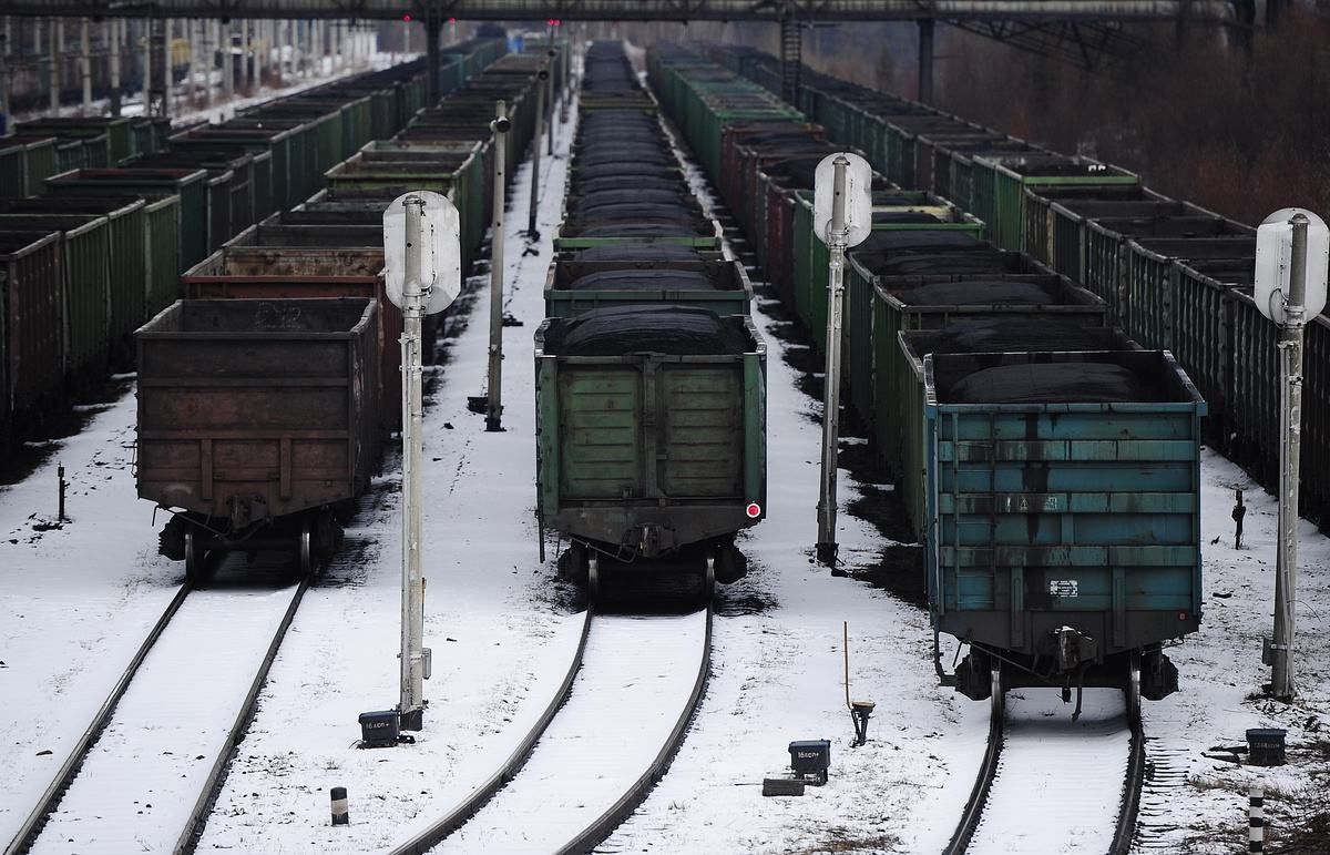 Россия перебрасывает на границу с оккупированным Донбассом поезда